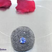fliegender Stein sapphire, transparente Kette blau - Der Klassiker - Nylonkette mit blauem fliegenden Stein Bild 4