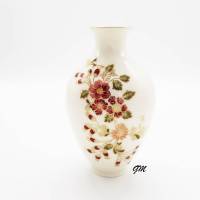ZSOLNAY PECS Porzellan 23, Vase handgemalt, signiert, Höhe 15 cm, Breite ca 10 cm, Öffnung 3,5 cm, elfenbeinfarbig, Bild 1