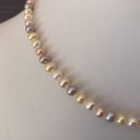 Bunte Perlenkette, Zuchtperlen (teils gefärbt), Home Office, Geschenk für Frauen, Perlencollier, Brautschmuck, Handarb Bild 6