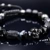 Herren Armband aus Edelsteinen Turmalin Achat Onyx Hämatit mit Totenkopf, Makramee Armband, Geschenk für Mann, 10 mm Bild 3