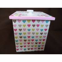 kleine Holzbox mit Deckel "Herzen" Bild 1