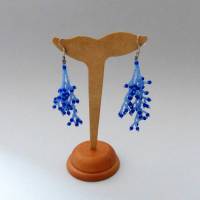 filigrane Ohrhänger in hellblau und dunkelblau, aus Glasperlen gefädelt, Ohrringe, Ohrschmuck, Schmuck Bild 1
