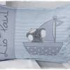 Kissen 30cmx40cm grau/hellblau/weiß gemustert  Elefant im Segelboot und Wunschname Bild 2