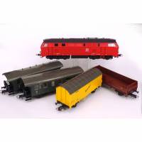 Roco Modell Eisenbahn Spur H0 mit Lok, 4 Waggons und vielen Schienen Bild 1