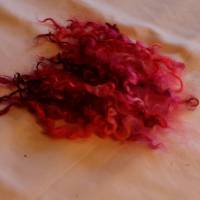 20 Gramm Locken vom Wensleydale Lamm gefärbt "Blütentraum", Puppenhaar, Filzen, Spinnen, Basteln, Weben Bild 2