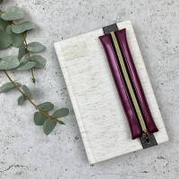 Stifte-Etui „Aubergine“ mit schwarzem Gummiband für deinen Organizer oder Kalender Bild 1