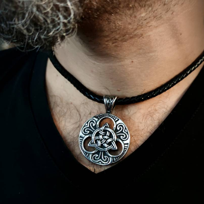 Kette, Lederkette, keltischer Knoten