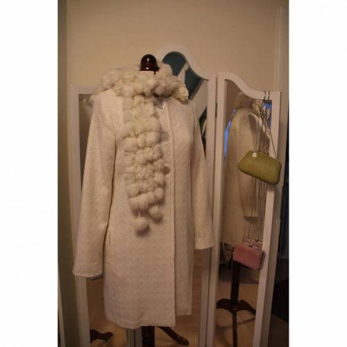 cremefarbener Wollmantel