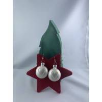 3cm, runde flache weiße Weihnachtskugel-Ohrringe mit Herz * Weihnachtsohrringe * Weihnachtskugelohrringe * Christbaumkug Bild 1