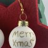 3cm, weiße, matte Weihnachtskugel-Ohrringe Merry X-Mas * Weihnachtsohrringe * Weihnachtskugelohrringe * Christbaumkugelo Bild 4