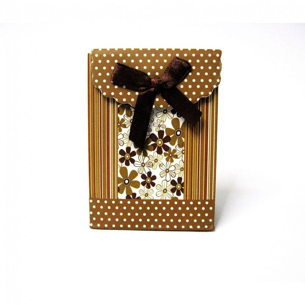 Geschenktasche aus Pappe mit Klettverschluss, Braun mit Blumen Muster Schmuckverpackung, Geschenkverpackung Bild 1