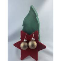 3cm goldfarbene matte Weihnachtskugel-Ohrringe mit Schneeflocke * Weihnachtsohrringe * Christbaumkugelohrringe Bild 1
