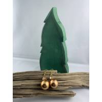 2 cm, goldene, matte Weihnachtskugel-Ohrringe "X-Mas" aus Glas * Weihnachtsohrringe * Weihnachtskugelohrringe * Bild 1