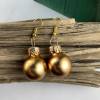 2 cm, goldene, matte Weihnachtskugel-Ohrringe "X-Mas" aus Glas * Weihnachtsohrringe * Weihnachtskugelohrringe * Bild 2