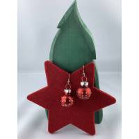 2 cm, rote, matte Weihnachtskugel-Ohrringe "X-Mas" aus Glas mit kleinen Punkten * Weihnachtsohrringe * Weihnacht Bild 1