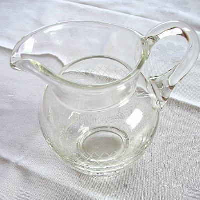 Vintage Milchkännchen aus geschliffenem Glas aus den 50er Jahren