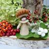 Blumenkind Steinpilz für den Jahreszeitentisch im Herbst,  Pilz Filzpüppchen und Deko Figur Bild 3