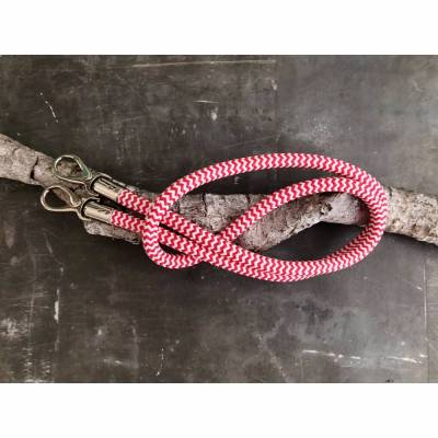 Taschengurt aus Segelseil in verschiedenen Farben mit silberfarbenen Karabinern