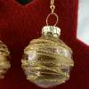 3cm klare Weihnachtskugel-Ohrringe mit goldfarb. Streifen + Glitzer * Weihnachtsohrringe * Weihnachtskugelohrringe* Chri Bild 4