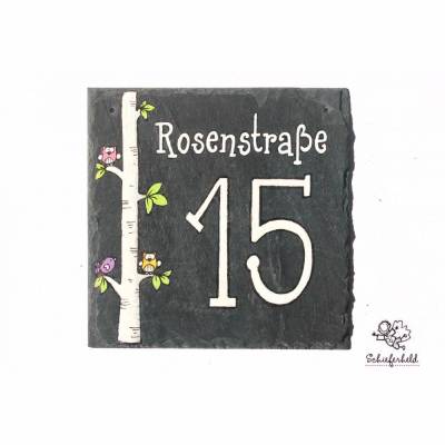 dekorative Hausnummer aus Schiefer mit Straßenname und Zahl personalisiert, exklusives Hausnummernschild, Adressschild