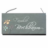 Türschild für Familien mit Blumen handbemalt und Name personalisiert. Schild aus Holz, Familienschild für Zuhause Bild 1