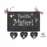 Türschild aus Schiefer mit Herzanhänger, Schieferschild Familie mit Namen personalisiert, Haustürschild, Namensschild Bild 1