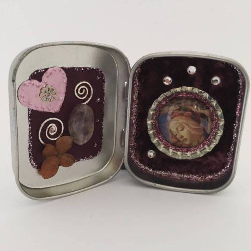 Madonna im Döschen als Reisealtar