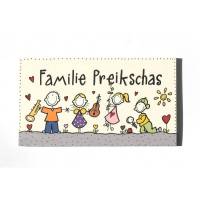 Geschenk Hauseingangsschild personalisiert mit Name und Figuren, Türschild Familie aus Holz Hobby / Musik handbemalt Bild 1