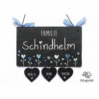 Türschild Familie Schiefer Herzen Blau pastell handbemalt individuell personalisiert, Familientürschild mit Herzanhänger, Schiefertürschild wetterfest Bild 1