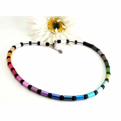 Chakren und Regenbogen Kette aus Eloxal und mattierten Onyx , Farbliche Brillanz