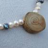 Nachhaltige Halskette aus Treibholz und Süßwasserperlen, maritimer Modeschmuck Bild 2