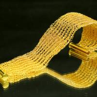 Damen-Armband aus 24ct vergoldetem Draht – patentgehäkelt – mit Fädelverschluss - Golddrahtschmuck von bcd manufaktur Bild 1