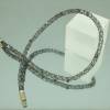 Perlen-Collier aus anthrazitfarbenem Draht in weiß, grau und schwarz mit Magnetverschluss von bcd manufaktur Bild 7