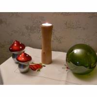 Wunderschöner und eleganter Kerzenständer aus Esche. Bild 1