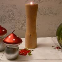 Wunderschöner und eleganter Kerzenständer aus Esche. Bild 2