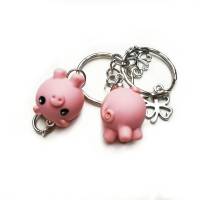 Glücksbringer Schweinchen, aus Fimo, Schlüsselanhänger mit Kleeblatt Bild 1