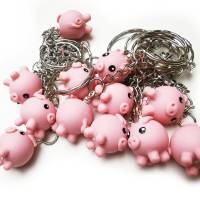 Glücksbringer Schweinchen, aus Fimo, Schlüsselanhänger mit Kleeblatt Bild 4
