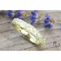 Schmaler Ring aus Gold 585/-. Knitterring, ca 3-4 mm, eckig Bild 1