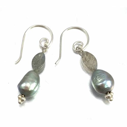 Labradorit & Süßwasserperlen Ohrhänger an Sterlingsilber Ohrhaken