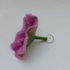 Schlüsselanhänger rosa Blume aus Filz, handgearbeitet, einmaliger Taschen- oder Rucksackanhänger für Blumenfreunde Bild 3