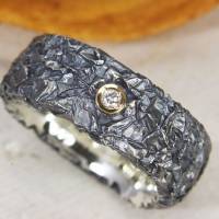 Breiter Ring aus geschwärztem Silber 925/- mit Brillant, Zerknittert 8 mm Bild 4