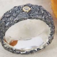 Breiter Ring aus geschwärztem Silber 925/- mit Brillant, Zerknittert 8 mm Bild 5
