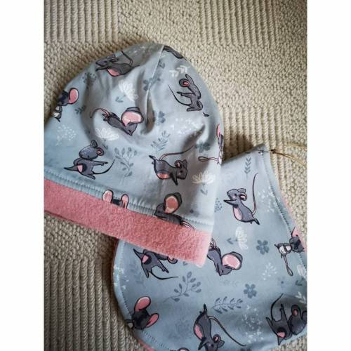 Kinderloop und passende Mütze