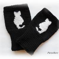 Handgestrickte Armstulpen/Pulswärmer mit Katze/Kater für Große - Handstulpen,Geschenk,schwarz,weiß Bild 4