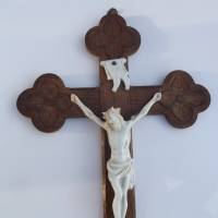 Vintage Kruzifix aus Holz mit Porzellan Jesus Bild 2