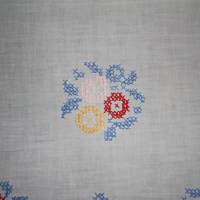 bestickter Vintage Vorhang für Küchenregal Blüten Kreuzstich Bild 4