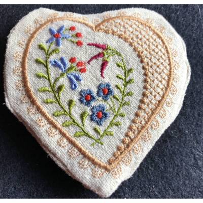Wildseide Lavendel-Knautsch-Herz, befüllt mit einheimischen Lavendelblüten - Trostspender für Kranke / ältere Menschen