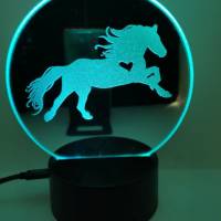 Gravierter Spiegel als Lampe mit trabendem Pferd Bild 2