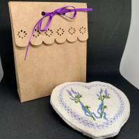 Wildseide Lavendel-Knautsch-Herzen, befüllt mit einheimischen Lavendelblüten - Trostspender für Kranke / ältere Menschen Bild 10