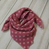 Baby Kleinkind Halstuch, Sabbertuch, Dreieckstuch aus Musselin in rosa mit weißen Sternen Bild 1